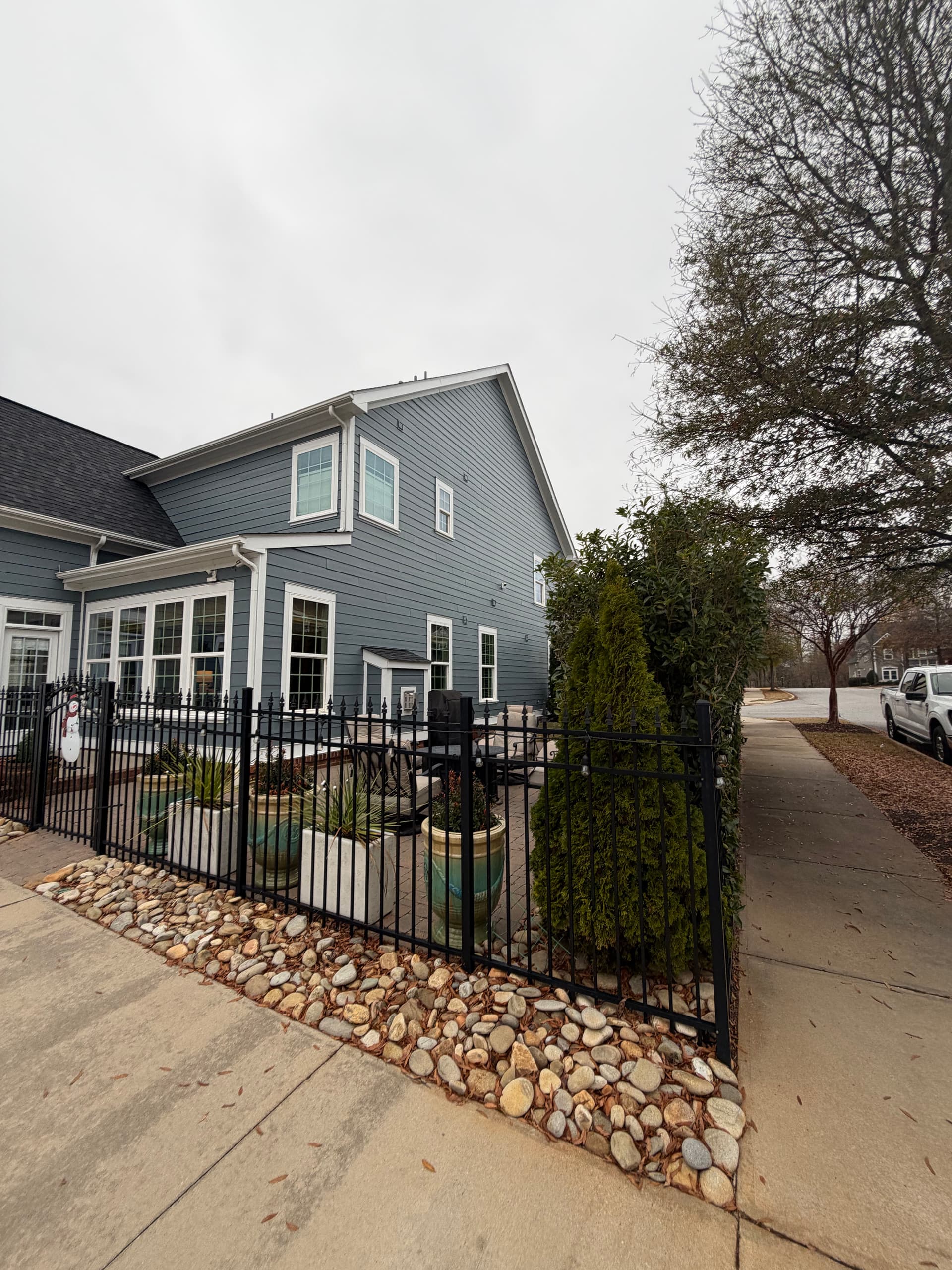 Gallery photos for Sparkling Window Cleaning in Hollingsworth Park: Image #4