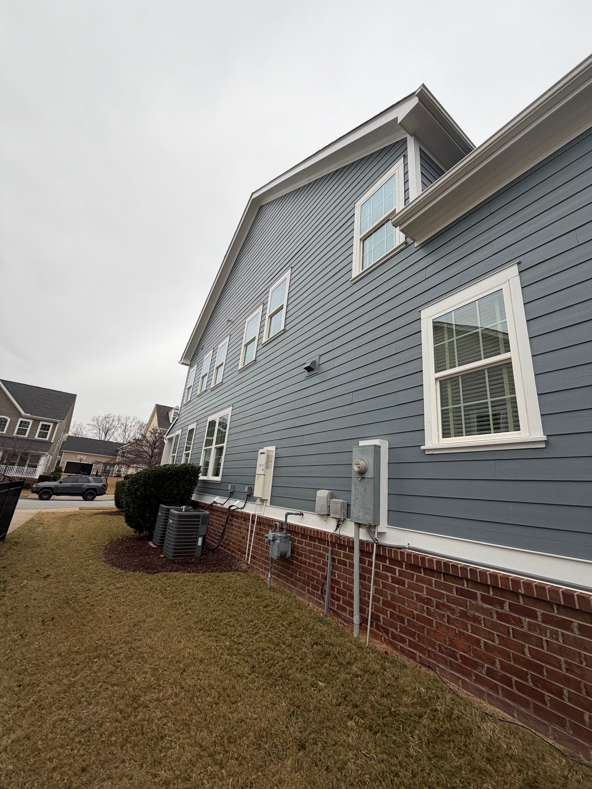 Gallery photos for Sparkling Window Cleaning in Hollingsworth Park: Image #1